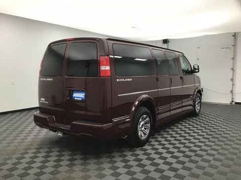 Used 2023 Chevrolet Express 2500 image 3