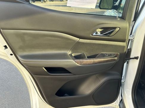 Used 2023 GMC Acadia Denali w/ Denali Ultimate Package image 15