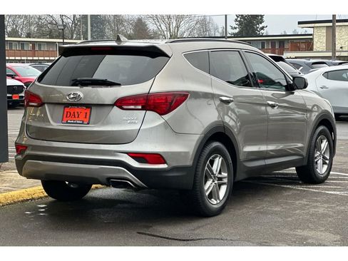 Used 2017 Hyundai Santa Fe Sport image 5