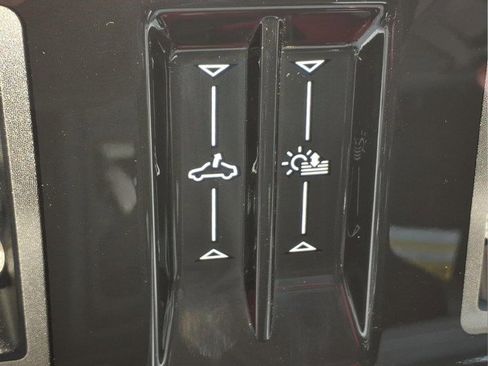 New 2026 Volkswagen Tiguan SE image 24