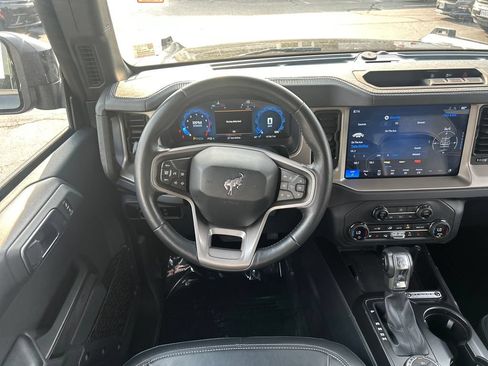 Used 2025 Ford Bronco Outer Banks AWD/4WD image 14