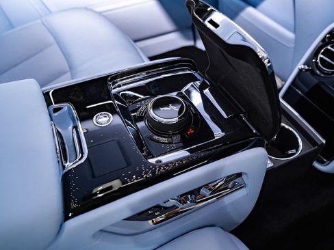 Used 2026 Rolls-Royce Phantom Sedan RWD image 10