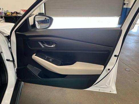 Used 2023 Honda Accord EX image 13