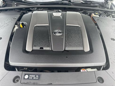 Used 2018 Lexus LS 500 F Sport w/ Accessory Package (Z2) AWD/4WD image 28