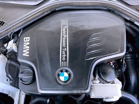 Used 2018 BMW 320i Sedan image 32
