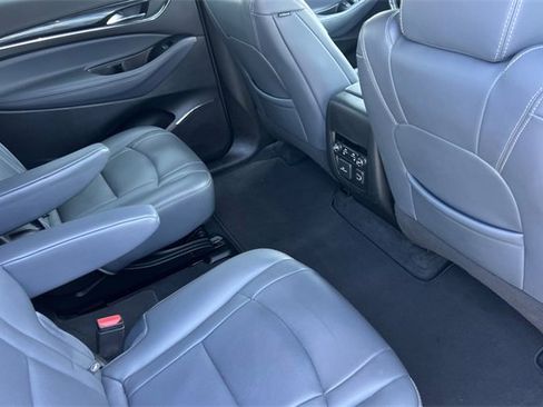 Used 2024 Buick Enclave Premium image 20