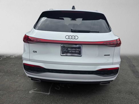 Used 2025 Audi Q5 Premium Plus w/ Premium Plus AWD/4WD image 4