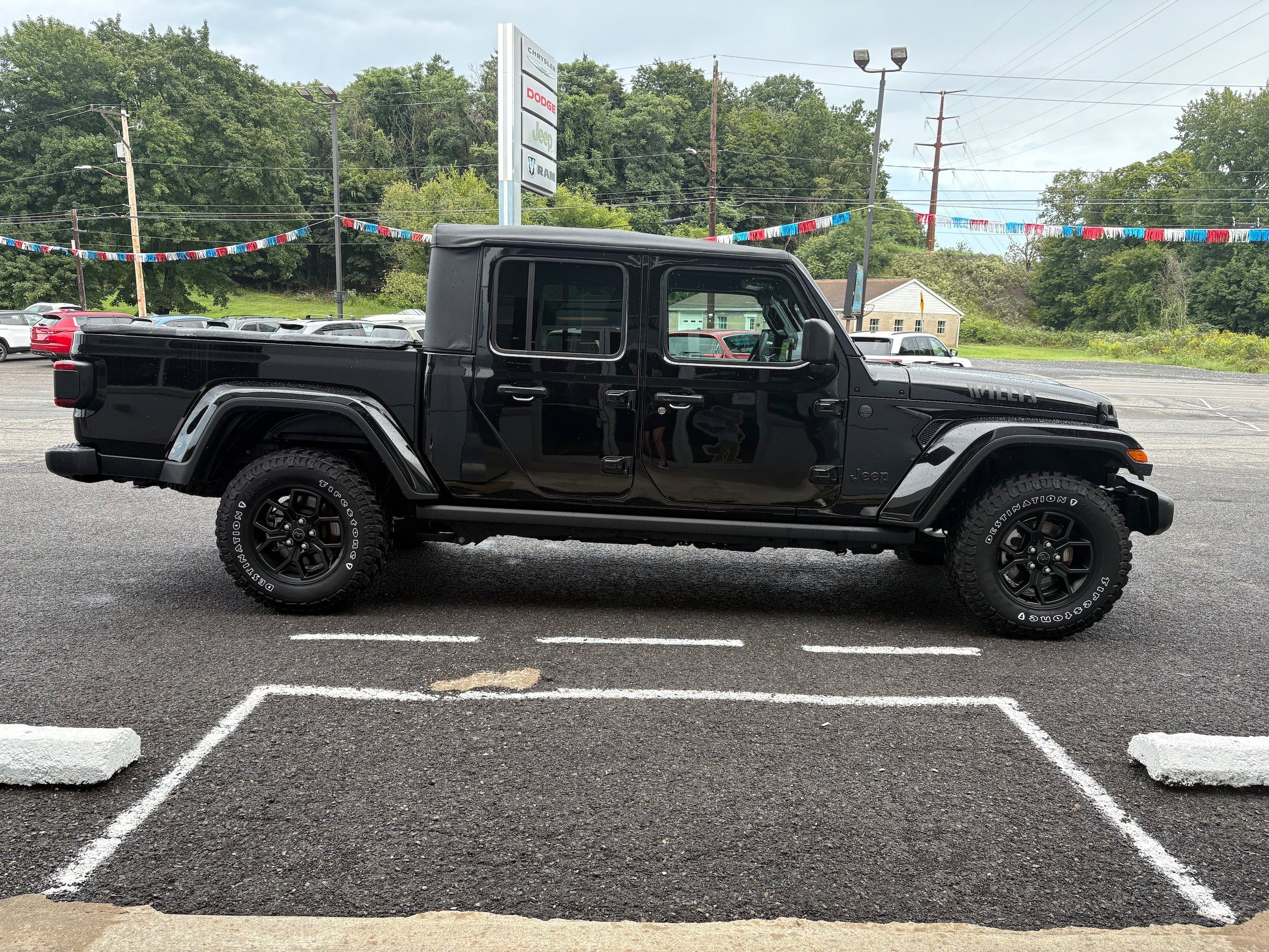 Certified 2025 Jeep Gladiator Sport AWD/4WD image 6