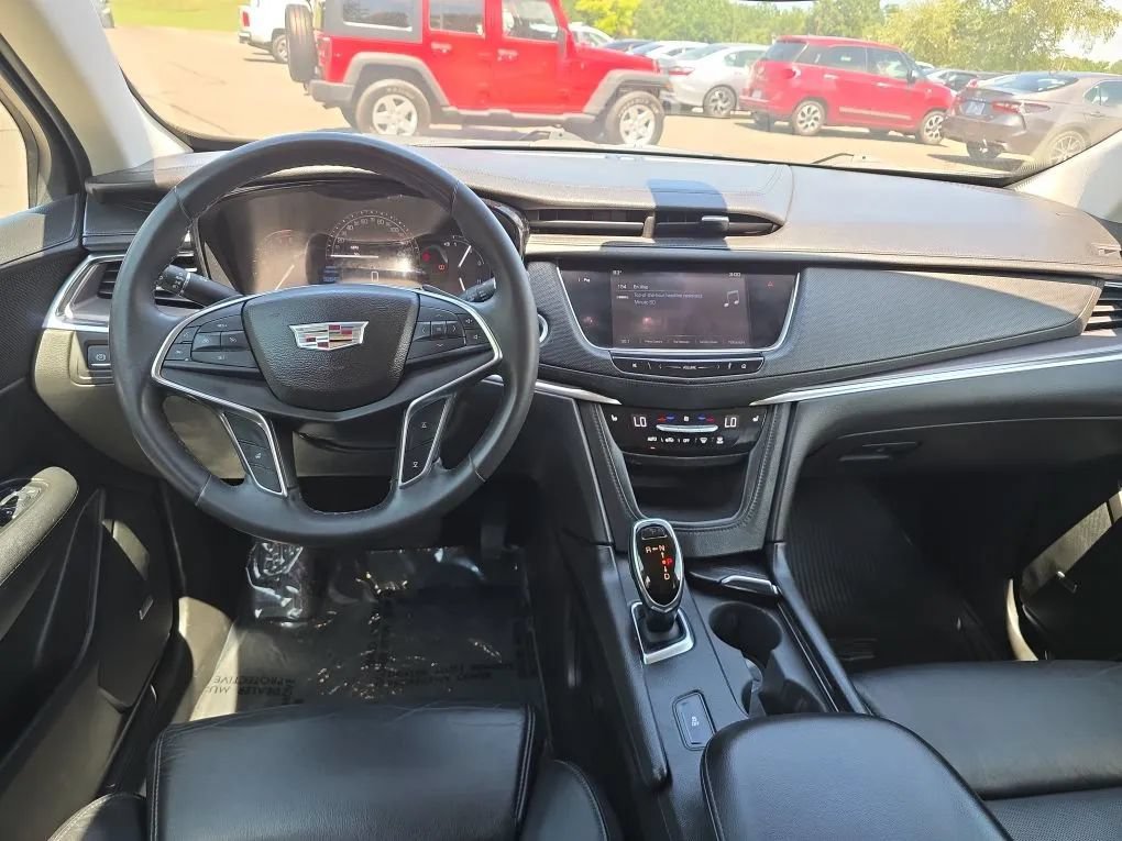 Used 2017 Cadillac XT5 Luxury FWD image 14