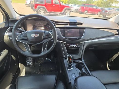 Used 2017 Cadillac XT5 Luxury FWD image 14