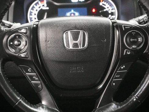 Used 2016 Honda Pilot Touring image 23