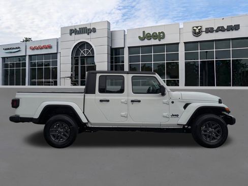 New 2026 Jeep Gladiator Sport AWD/4WD image 2