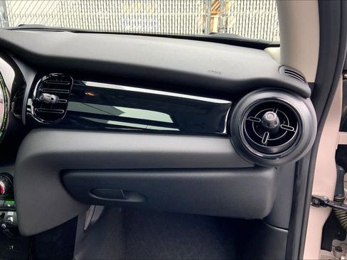 Used 2024 MINI Cooper S image 18