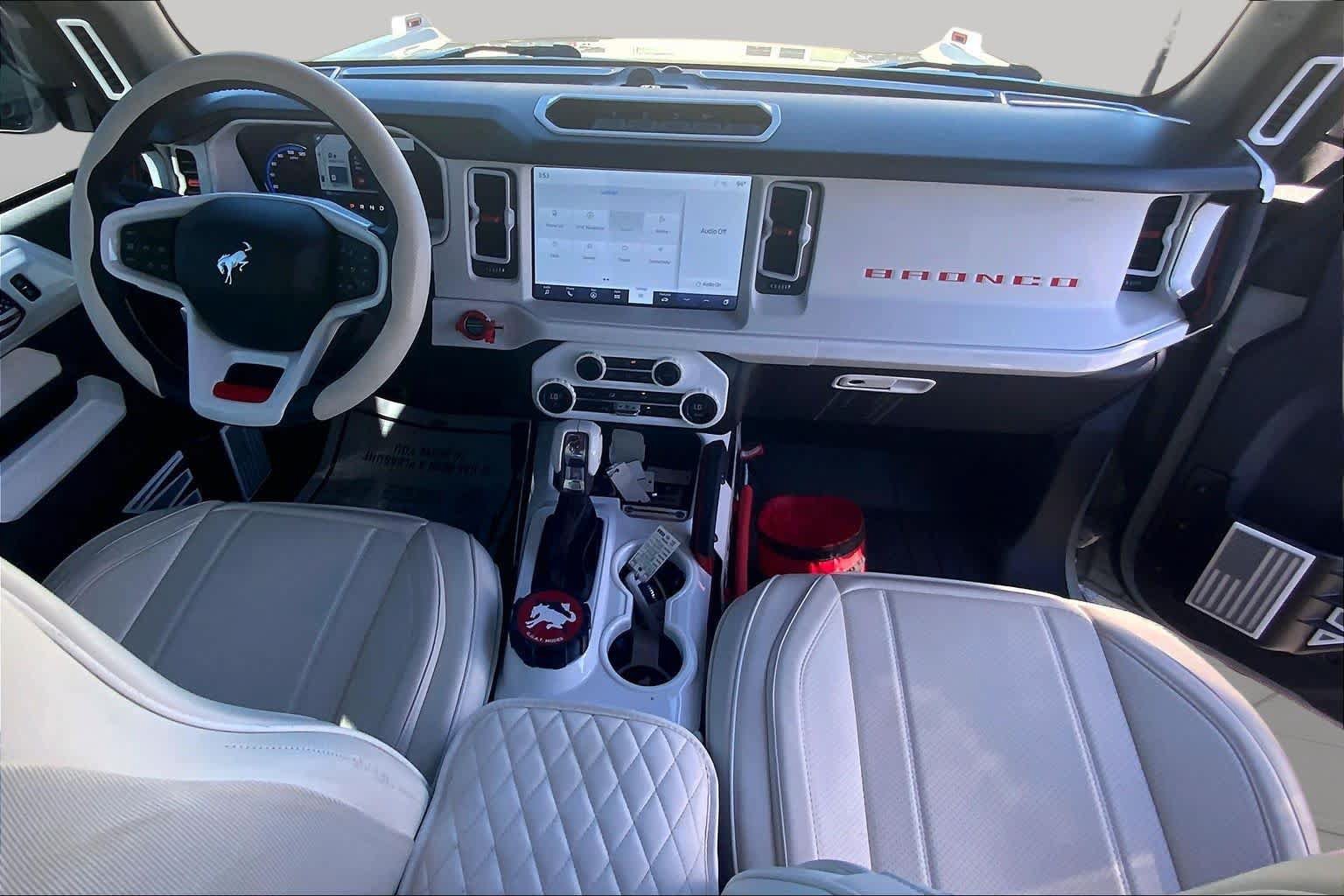 Used 2024 Ford Bronco Heritage Edition AWD/4WD image 16