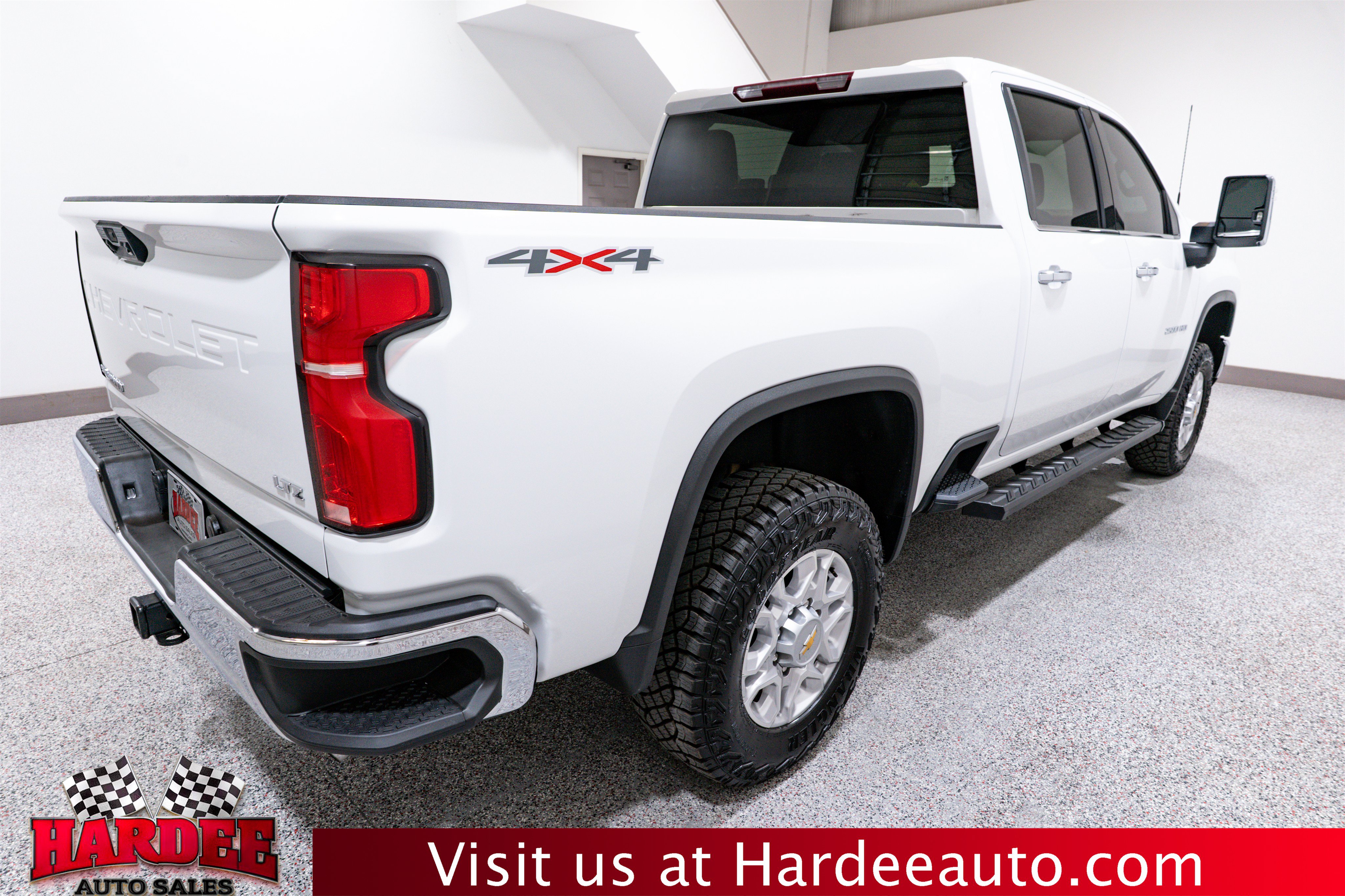 Used 2024 Chevrolet Silverado 2500 LTZ w/ LTZ Convenience Package AWD/4WD image 5
