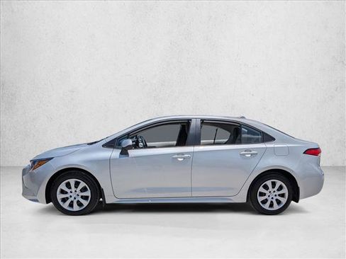 Used 2025 Toyota Corolla LE FWD image 9