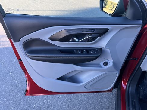 Used 2022 GMC Terrain SLT image 14