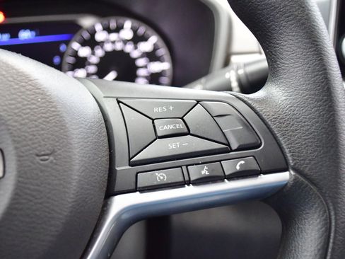 Used 2025 Nissan Altima 2.5 SV FWD image 22