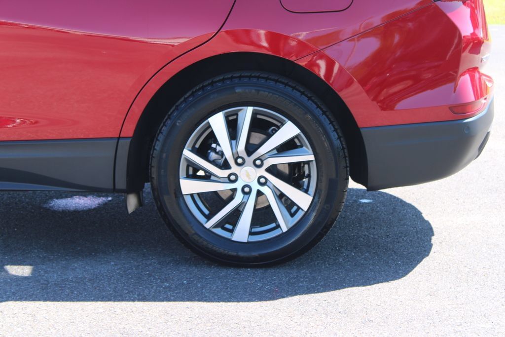 Used 2023 Chevrolet Equinox Premier AWD/4WD image 19