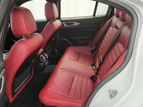 Used 2023 Alfa Romeo Giulia Veloce RWD image 27