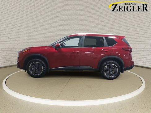 Certified 2025 Nissan Rogue SV w/ SV Premium Package image 8