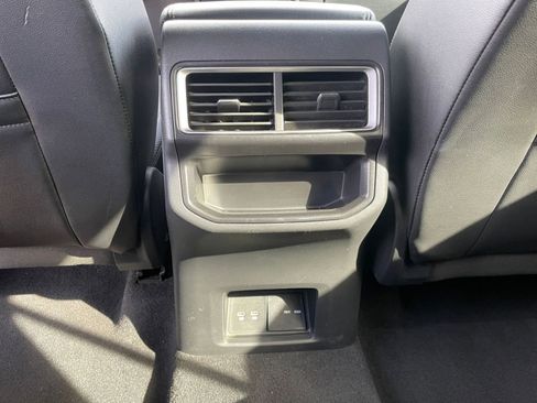 Used 2025 Volkswagen Atlas Cross Sport SE image 24