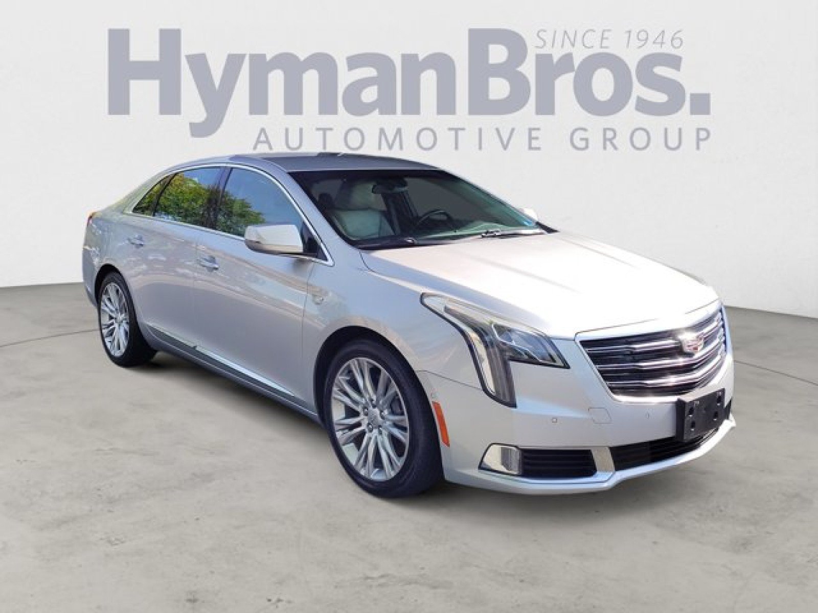Used 2018 Cadillac XTS Luxury FWD image 1