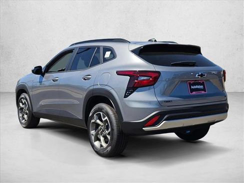 New 2026 Chevrolet Trax LT w/ LPO, Blackout Package image 9