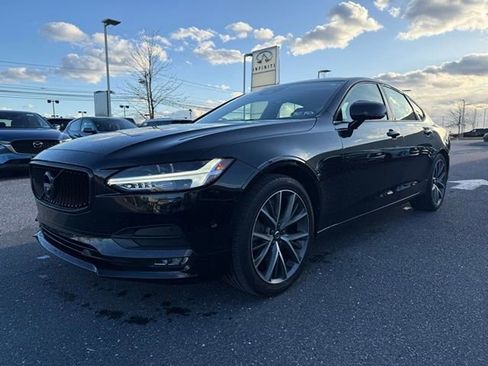 Used 2017 Volvo S90 T6 Momentum w/ Vision Package image 5
