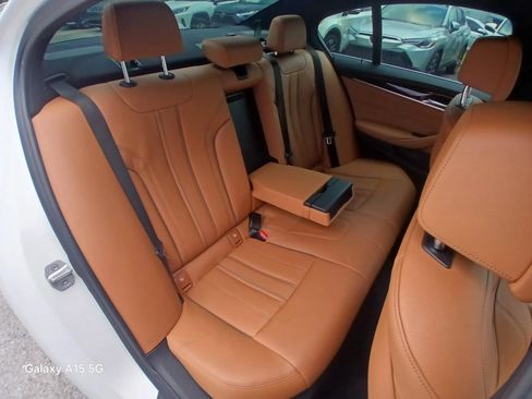 Used 2019 BMW 530i RWD image 16