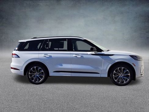 New 2026 Lincoln Aviator AWD w/ Jet Appearance Package image 8
