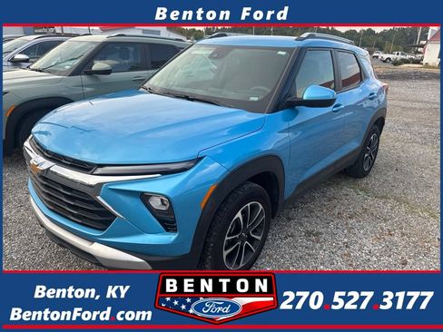 Used 2025 Chevrolet TrailBlazer LT AWD/4WD image 1