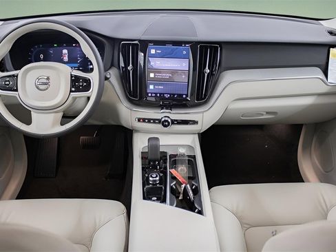 Certified 2025 Volvo XC60 B5 Plus w/ Protection Package Premier image 21