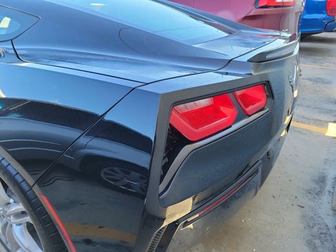 Used 2016 Chevrolet Corvette Stingray Coupe RWD image 4