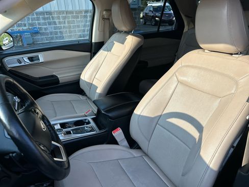 Used 2020 Ford Explorer Limited AWD/4WD image 13