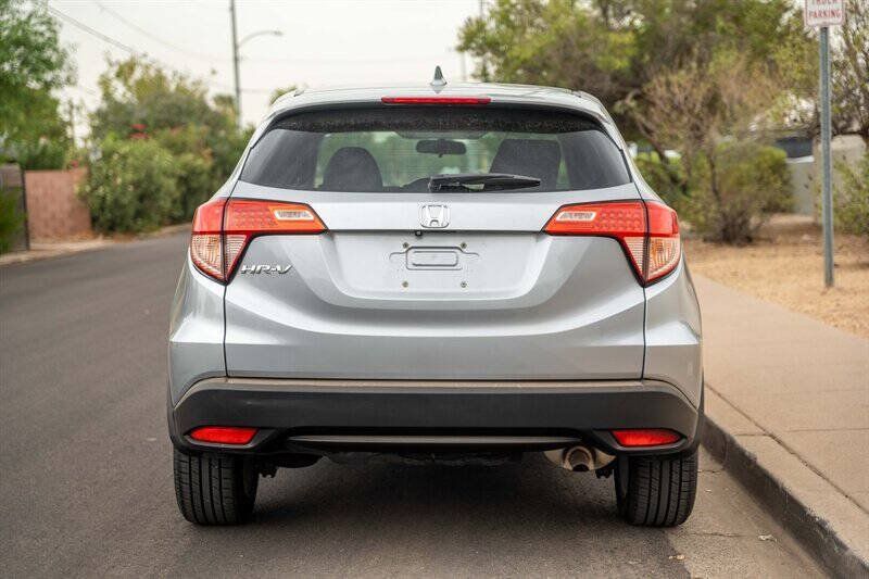 Used 2017 Honda HR-V EX image 4