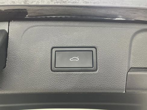 Used 2021 Volkswagen Atlas SE image 14