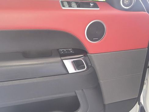 Used 2019 Land Rover Range Rover Sport HST image 7
