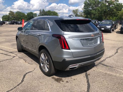 Used 2024 Cadillac XT5 Premium Luxury w/ LPO, Floor Liner Package AWD/4WD image 5