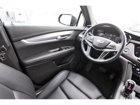 Certified 2023 Cadillac XT5 Luxury image 8