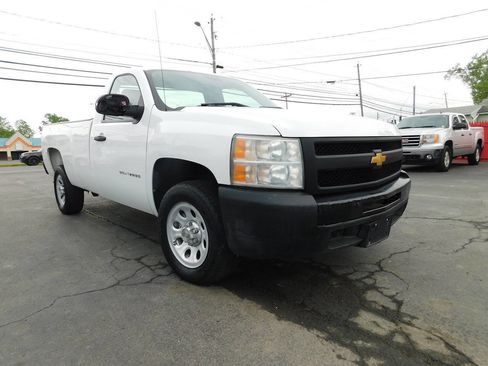 Used 2012 Chevrolet Silverado 1500 W/T RWD image 2