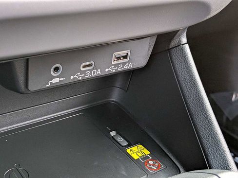 Used 2024 Subaru Crosstrek 2.5i Limited image 32