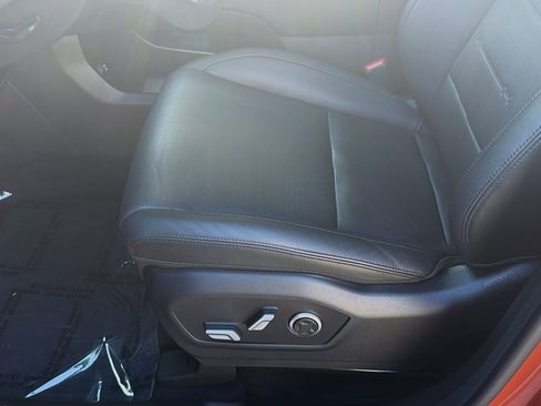 Used 2025 Hyundai Santa Fe Limited AWD/4WD image 17