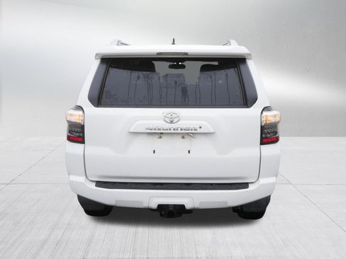 Used 2017 Toyota 4Runner SR5 Premium RWD image 6