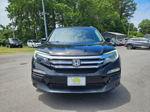 Used 2017 Honda Pilot Touring image 2