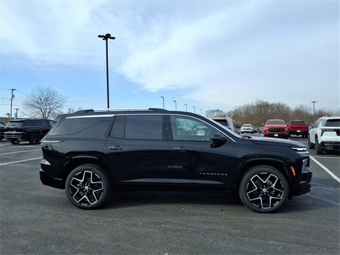 New 2026 Chevrolet Traverse High Country image 2