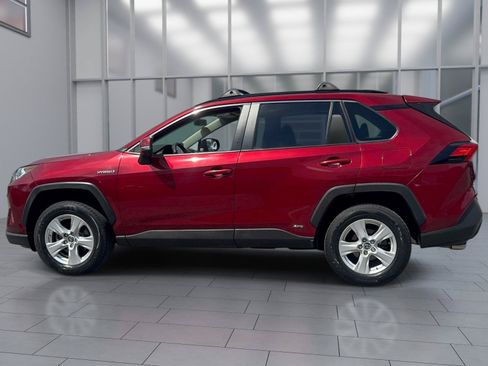 Used 2019 Toyota RAV4 XLE w/ Convenience Package AWD/4WD image 3