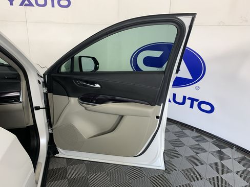 Used 2021 Cadillac XT4 Luxury w/ Cold Weather Package FWD image 37