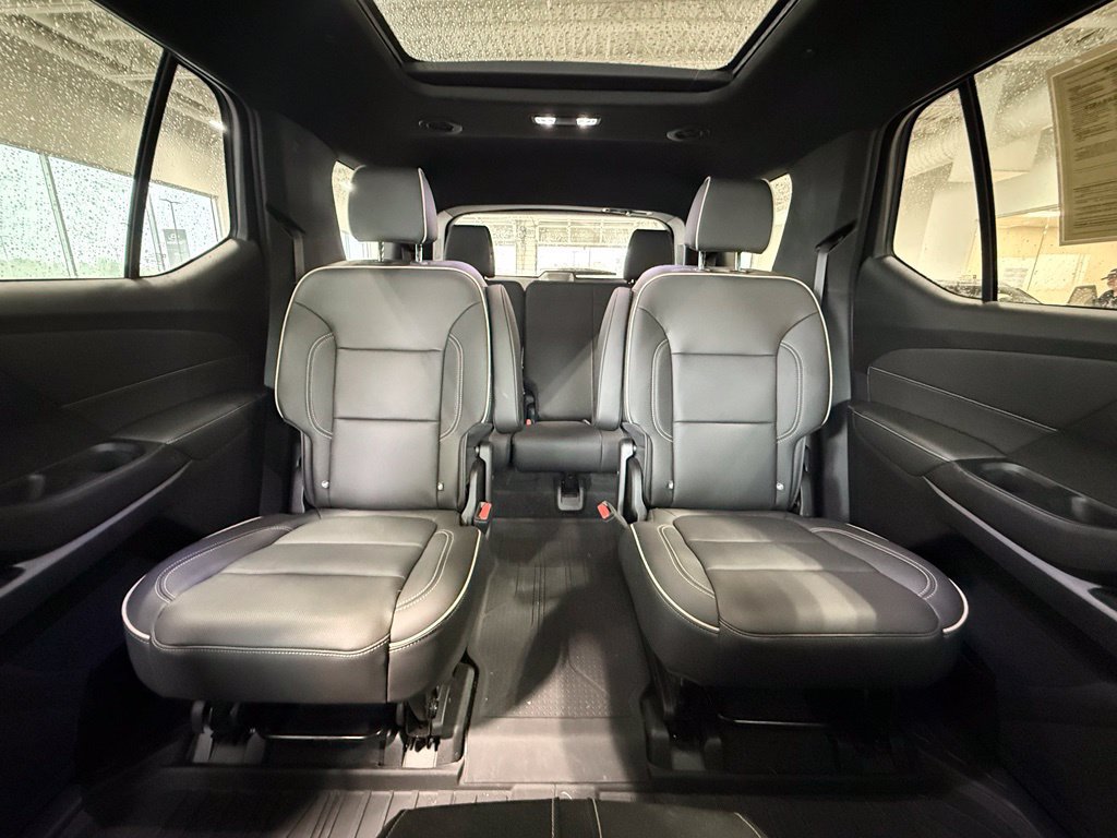 Used 2023 Chevrolet Traverse Premier w/ Redline Edition AWD/4WD image 31