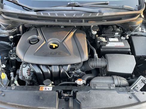 Used 2017 Kia Forte LX image 28